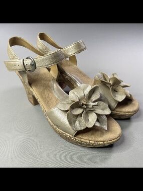 BOC Born Concept Shoes Womens 10 brown leather floral heels sandals indie boho